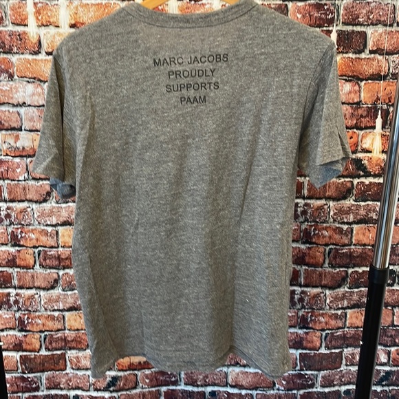 Marc Jacobs NYC taxi cab graphic teeshirt men large grey soft tee design - Picture 3 of 5